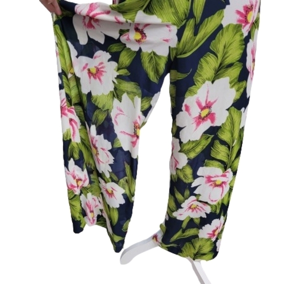 Into Size 8 Floral Halter Jumpsuit, Excellent Used Condition - Picture 5 of 16